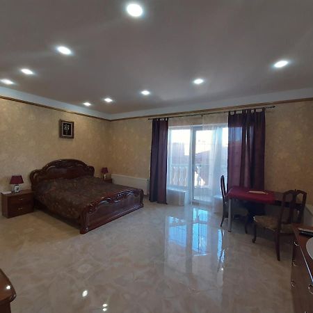 Аппартаменты С Балконом Apartment โอเดสซา ภายนอก รูปภาพ